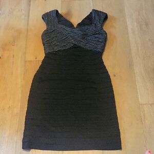 Adrianna Papell Size 4 Black Dress